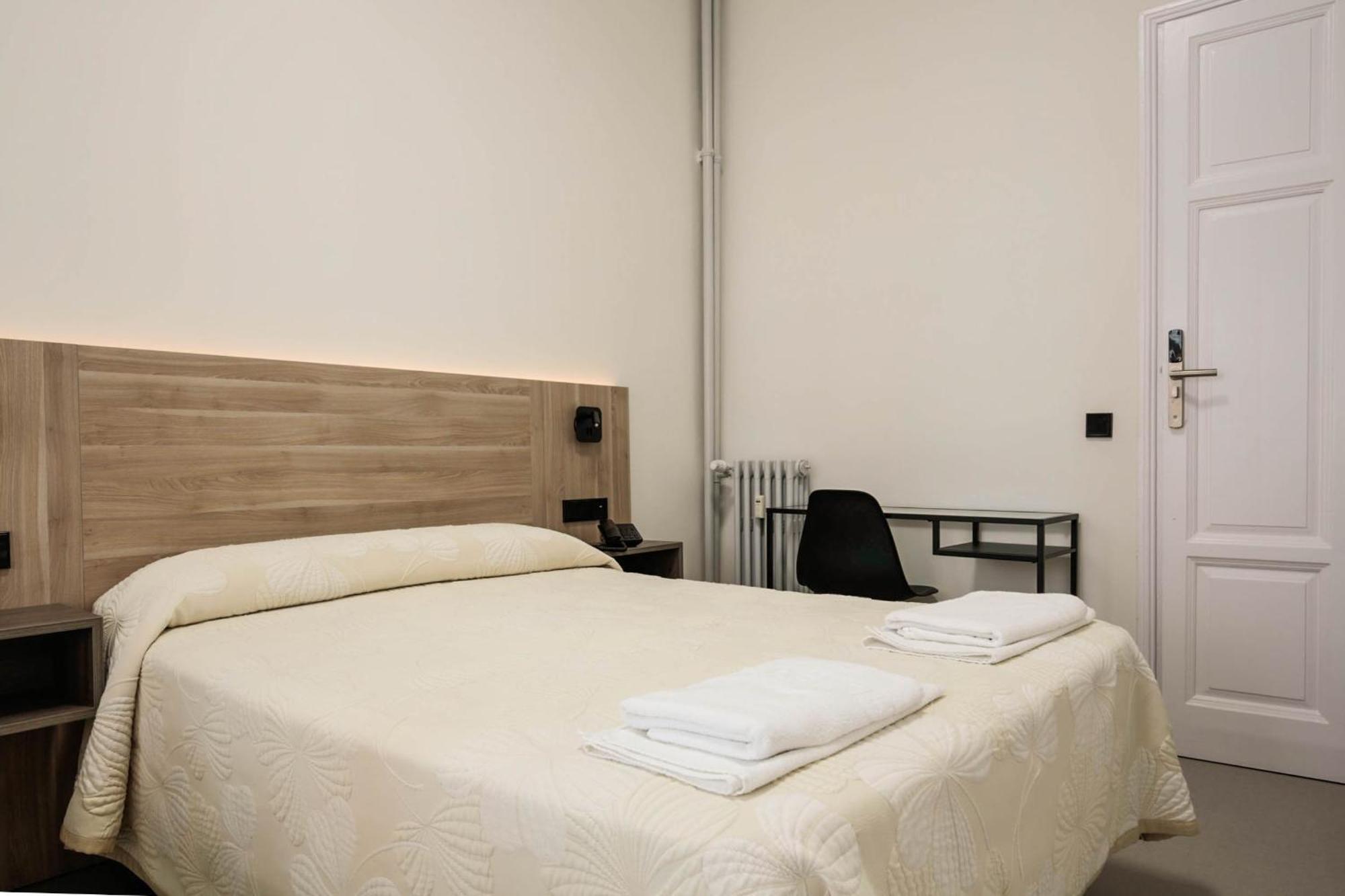 Hostal Excelsior Madrid Exterior photo