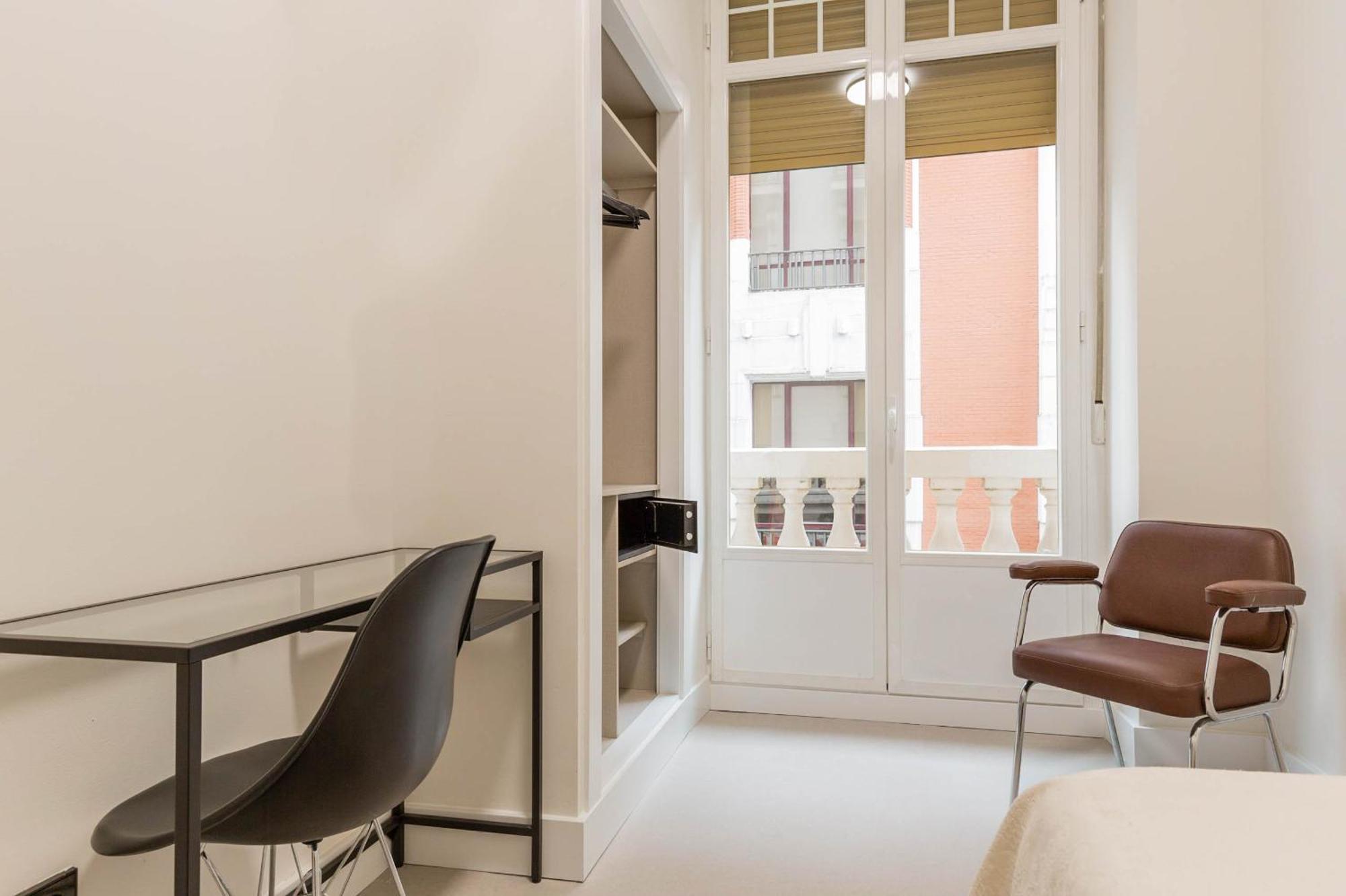 Hostal Excelsior Madrid Exterior photo
