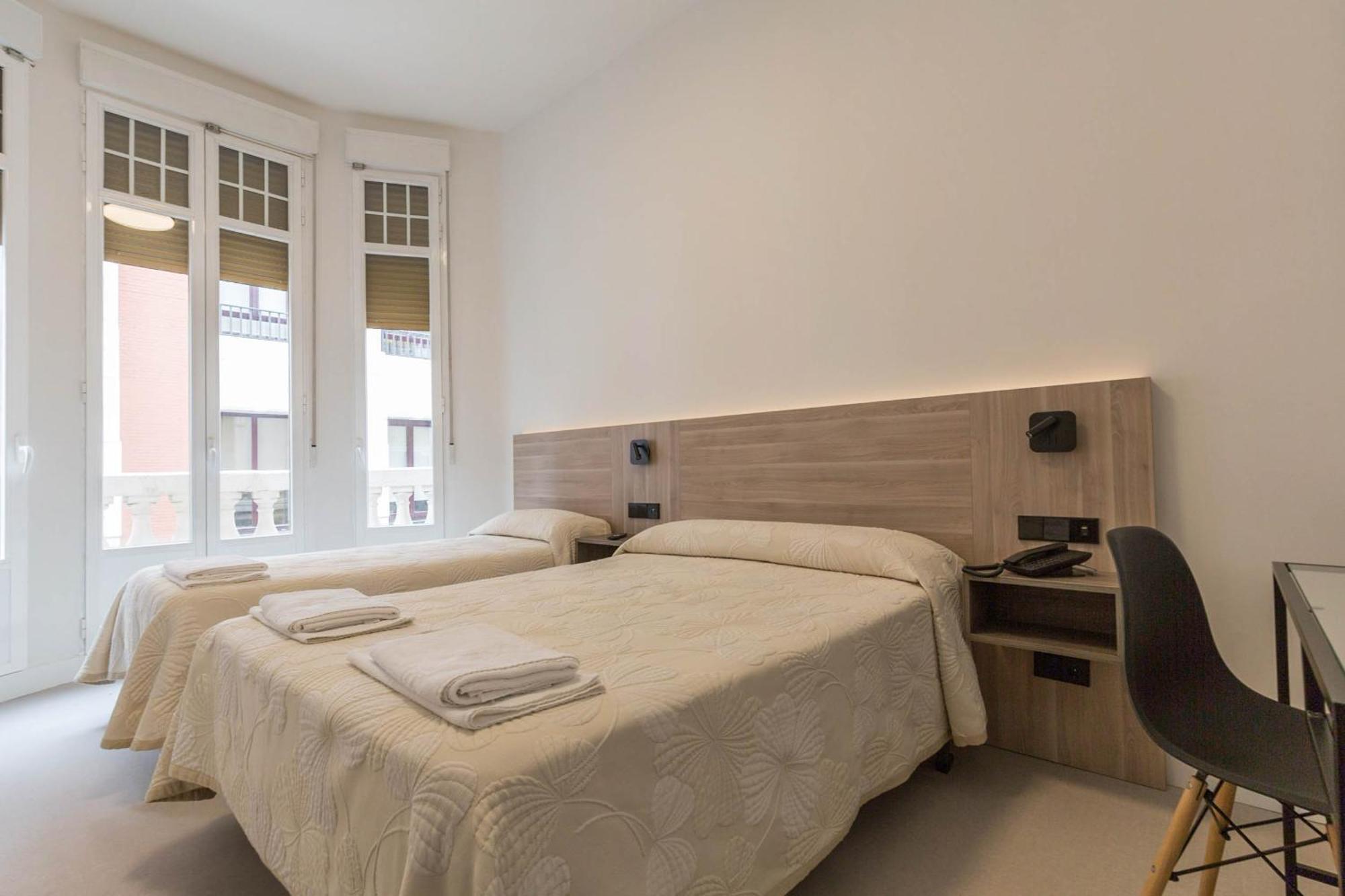 Hostal Excelsior Madrid Exterior photo