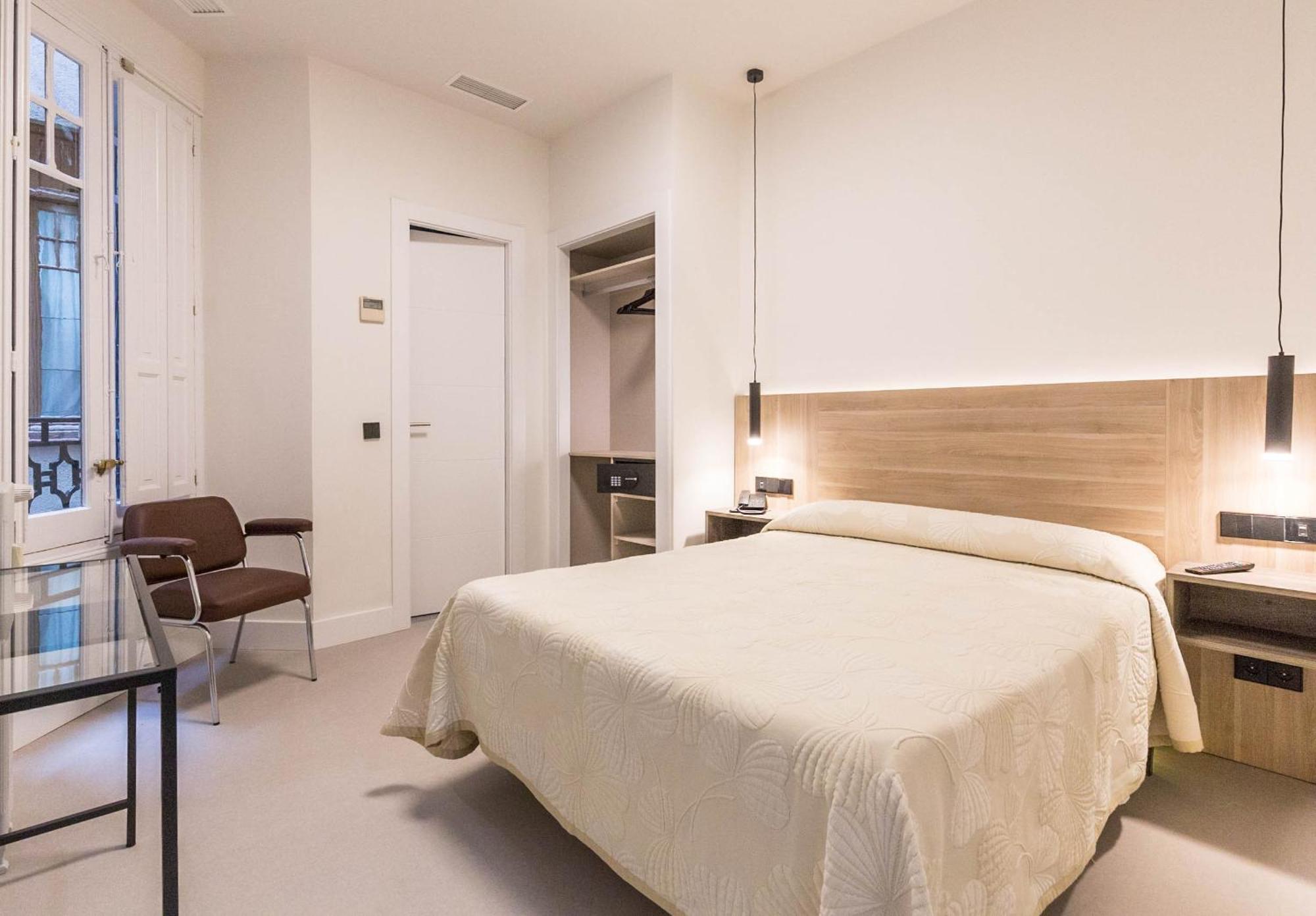Hostal Excelsior Madrid Exterior photo