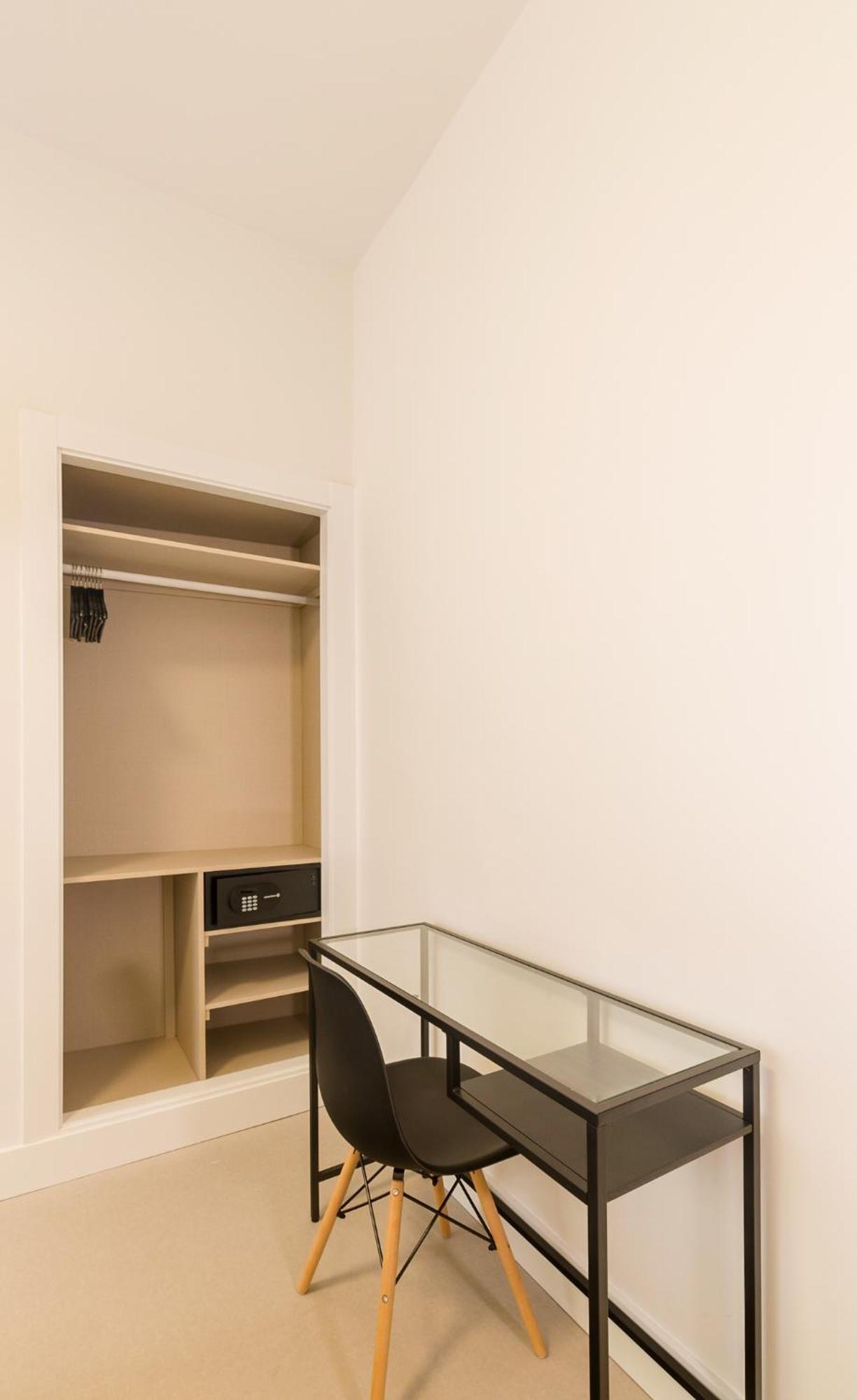 Hostal Excelsior Madrid Exterior photo